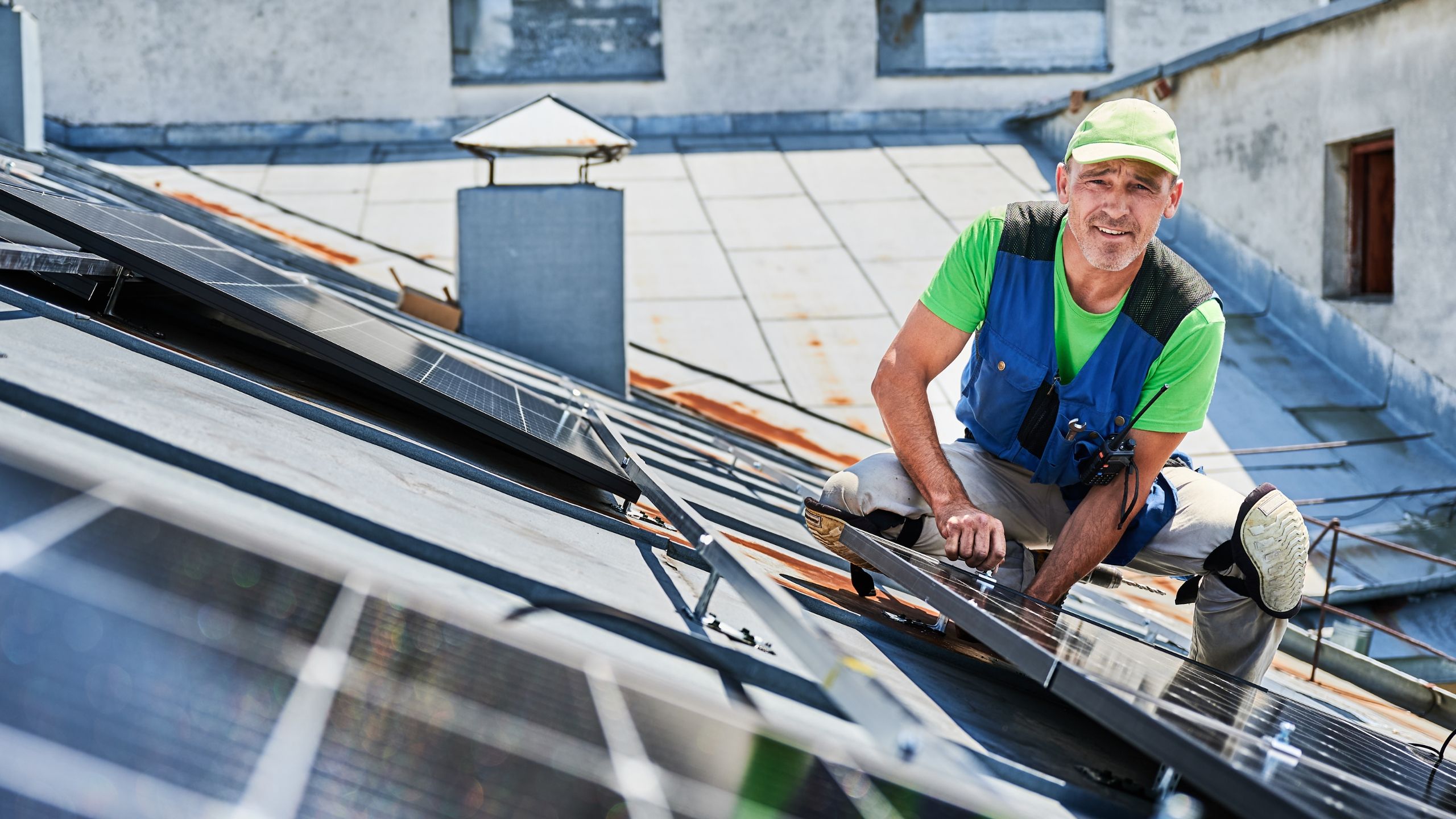PV-Anlage mit Inbetriebnahme und Mieterstrom - Hero Bild